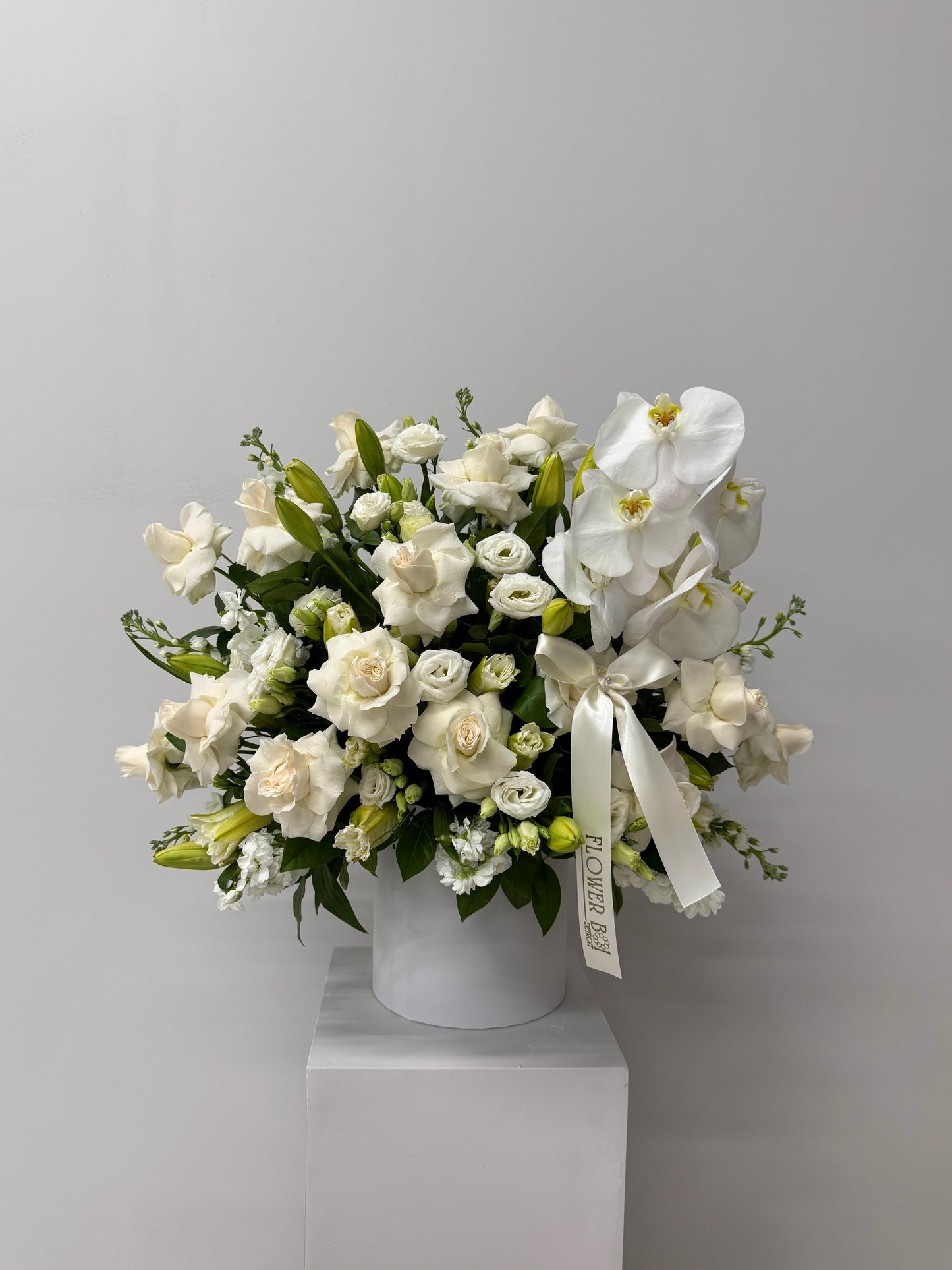 Elegant White Mix